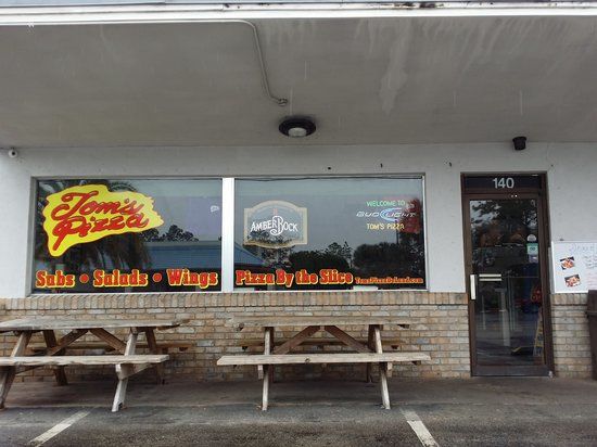 Tom's Pizza Shop